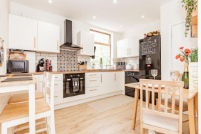 A'nB Oxford LUX 2-Bedroom plus private parking 5-STAR Central OX1
